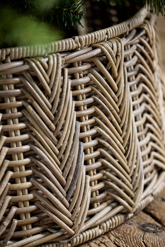 Leafy Rattan Hinged Tree Collar #1