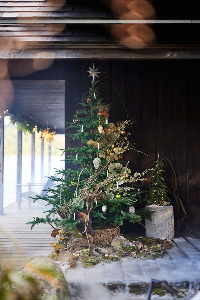 Leafy Rattan Hinged Tree Collar #3