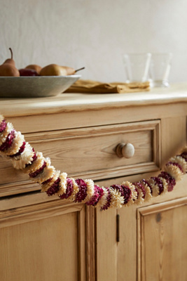 Terrain Preserved Helichrysum Garland In Neutral