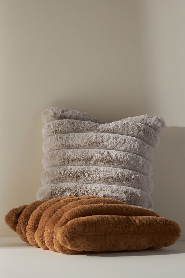 Faux fur 2024 scatter cushions