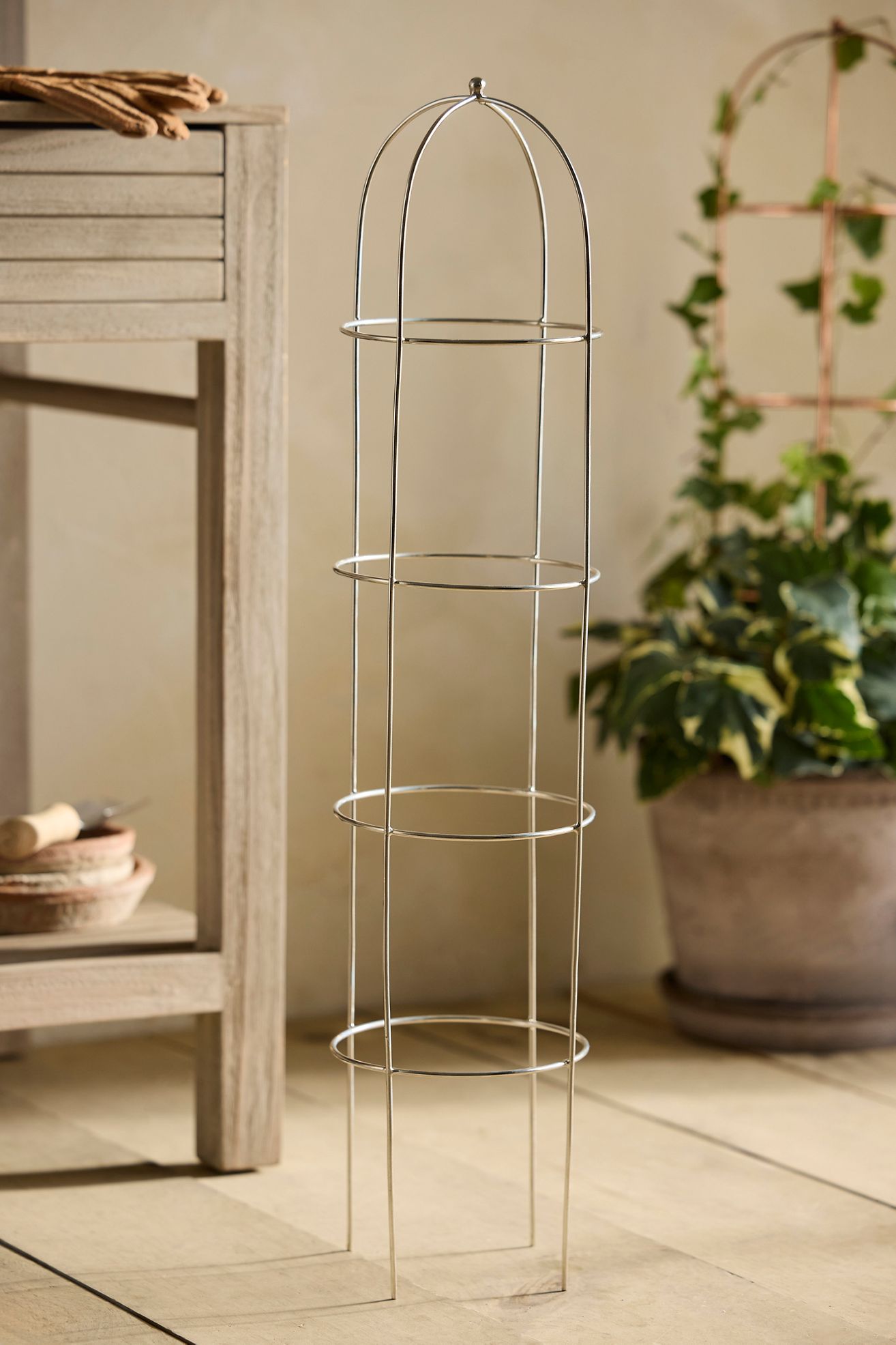 Obelisk Topiary Frame - Silver, 32"
