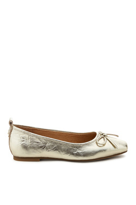 Kelsi Dagger Brooklyn Frankie Flat In Gold
