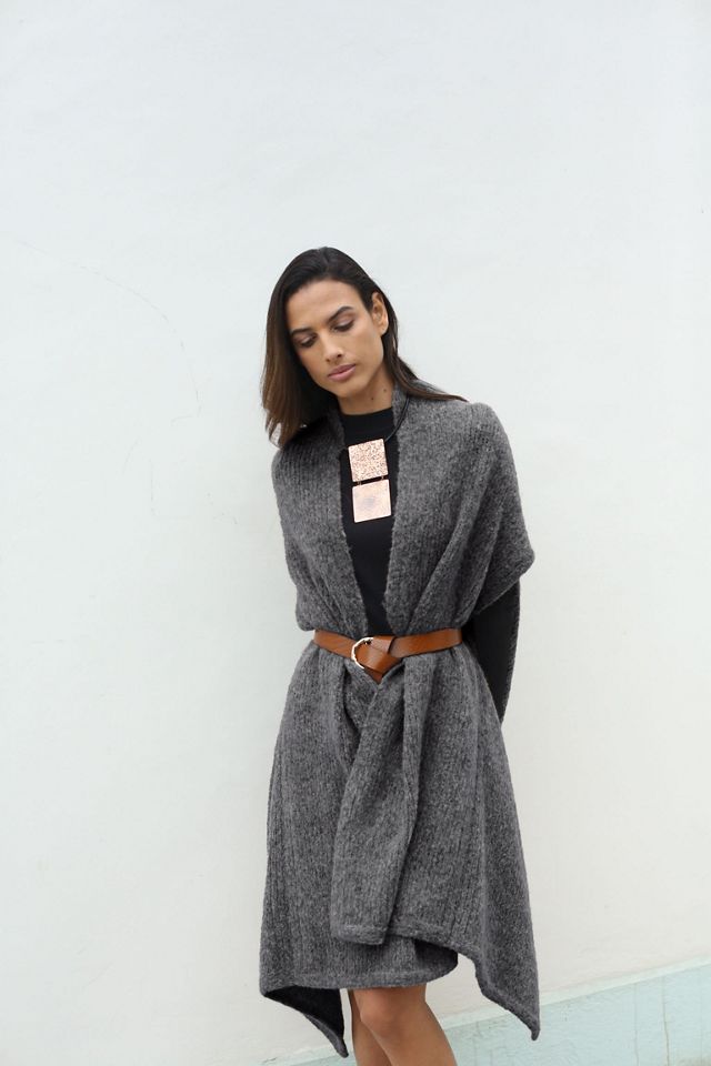 【新品未使用】★IAMALPHAケープアンサンブルニット&ジップサロペット Heathered Alpaca Shawl | Anthropologie