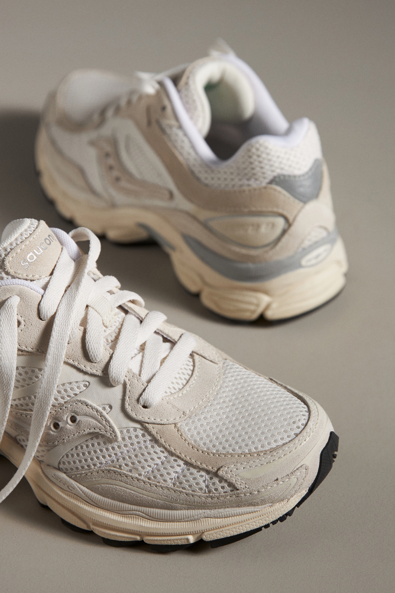 Saucony ProGrid Omni 9 Sneakers