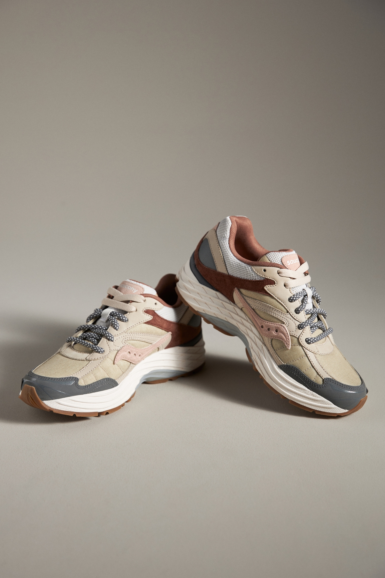 Saucony ProGrid Omni 9 Sneakers