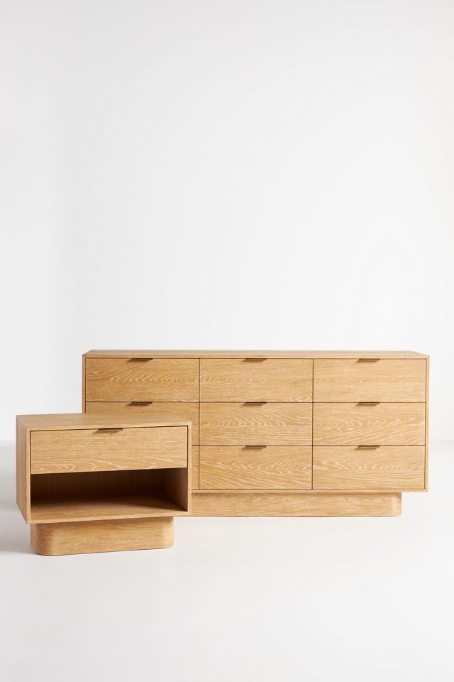 Aletta Oak Nine-Drawer Dresser #1