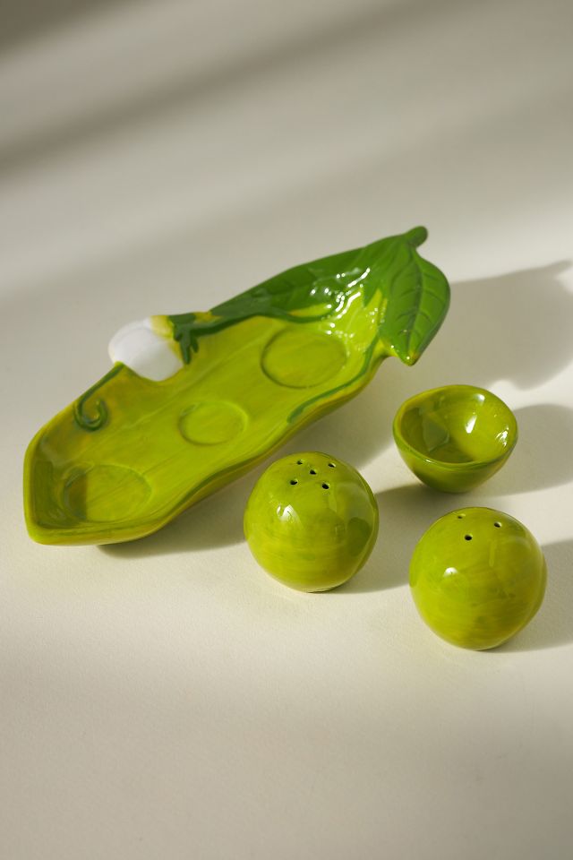 Farmstand Pea Pod Salt And Pepper Shakers | Anthropologie UK