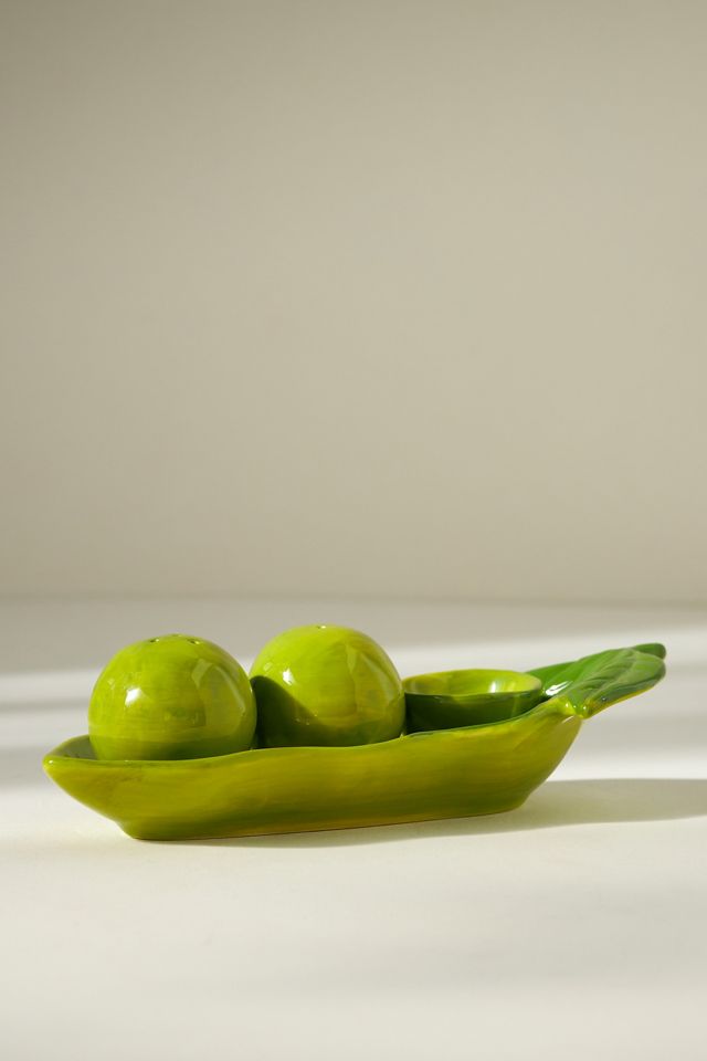 Farmstand Pea Pod Salt And Pepper Shakers | Anthropologie UK