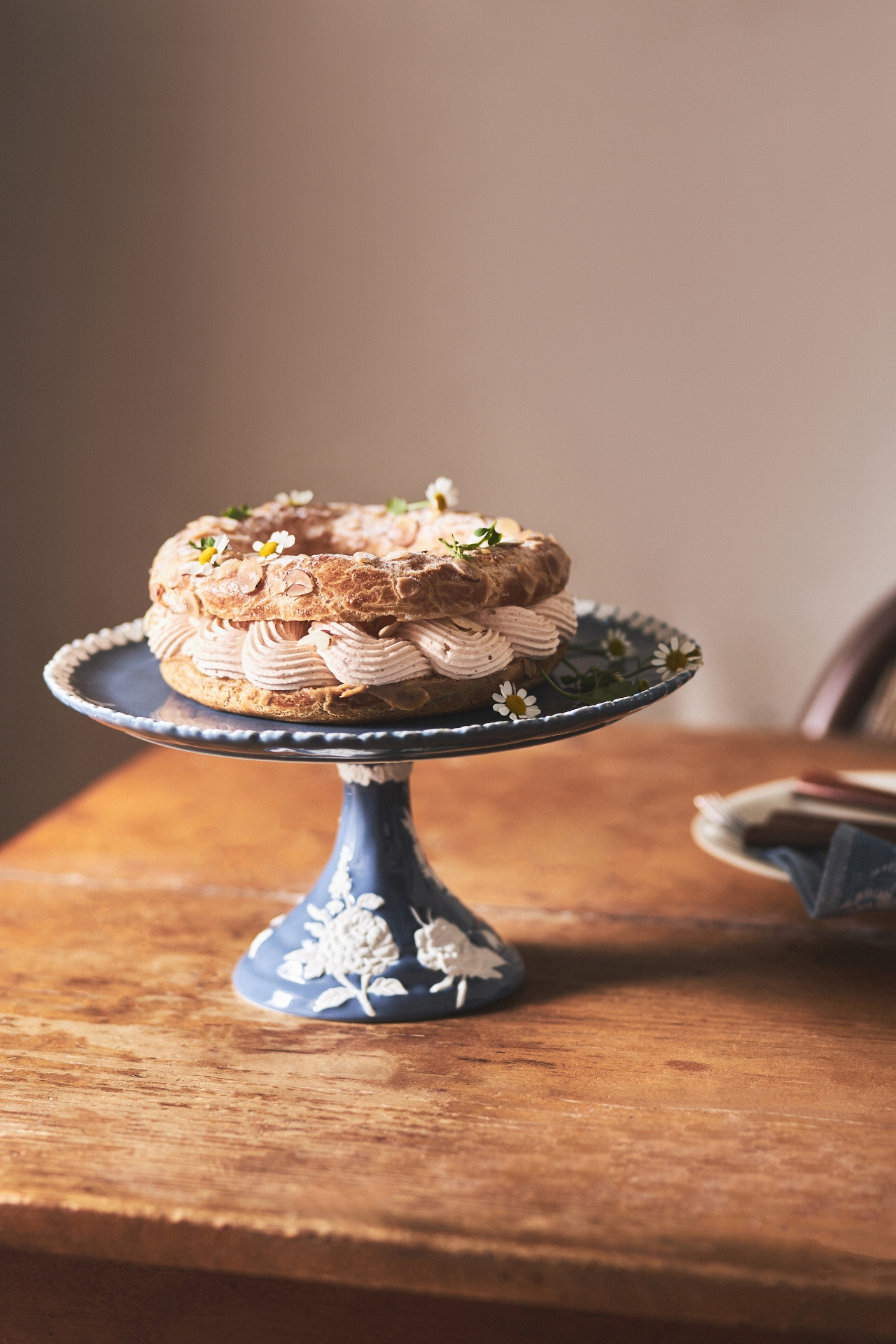 Anthropologie　アンソロポロジー　訳あり　Bistroケーキスタンド Turkuaz Kitchen Posy Cake Stand at MarketFair Shoppes in Princeton, NJ