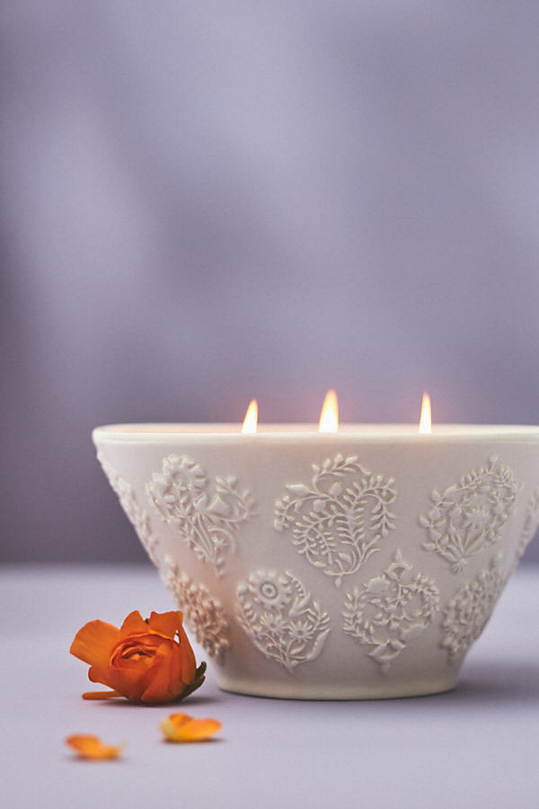 Anthropologie Brynn Fresh Vetiver Sandalwood Ceramic Candle In White
