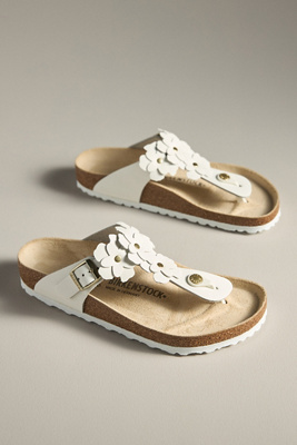 Birkenstock Gizeh Thong Sandals With Floral Buckle Fastening In Black