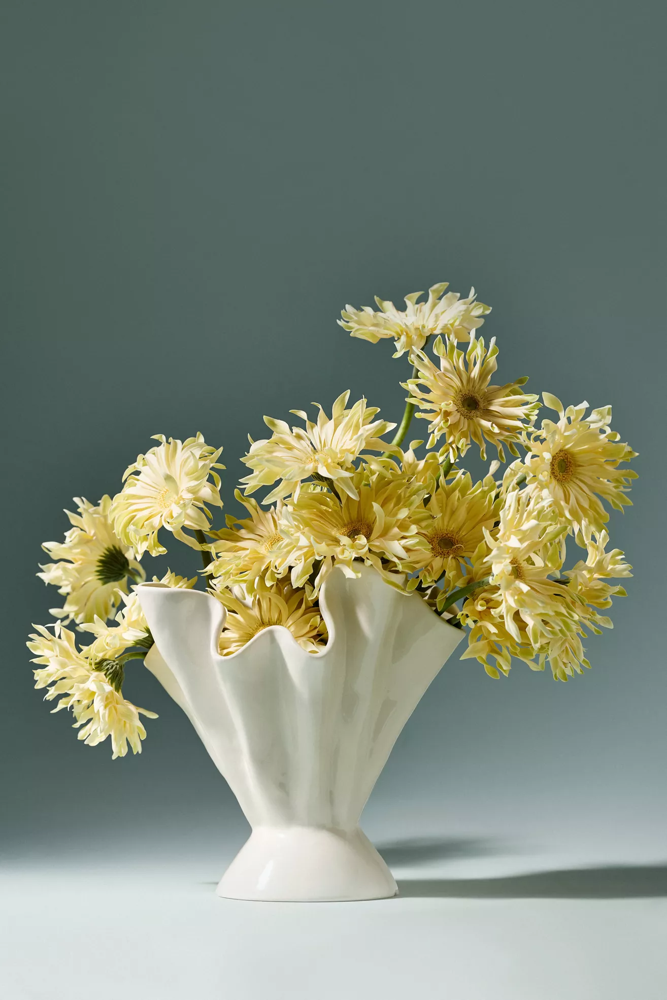 Ruffle Vase - thumbnail 2