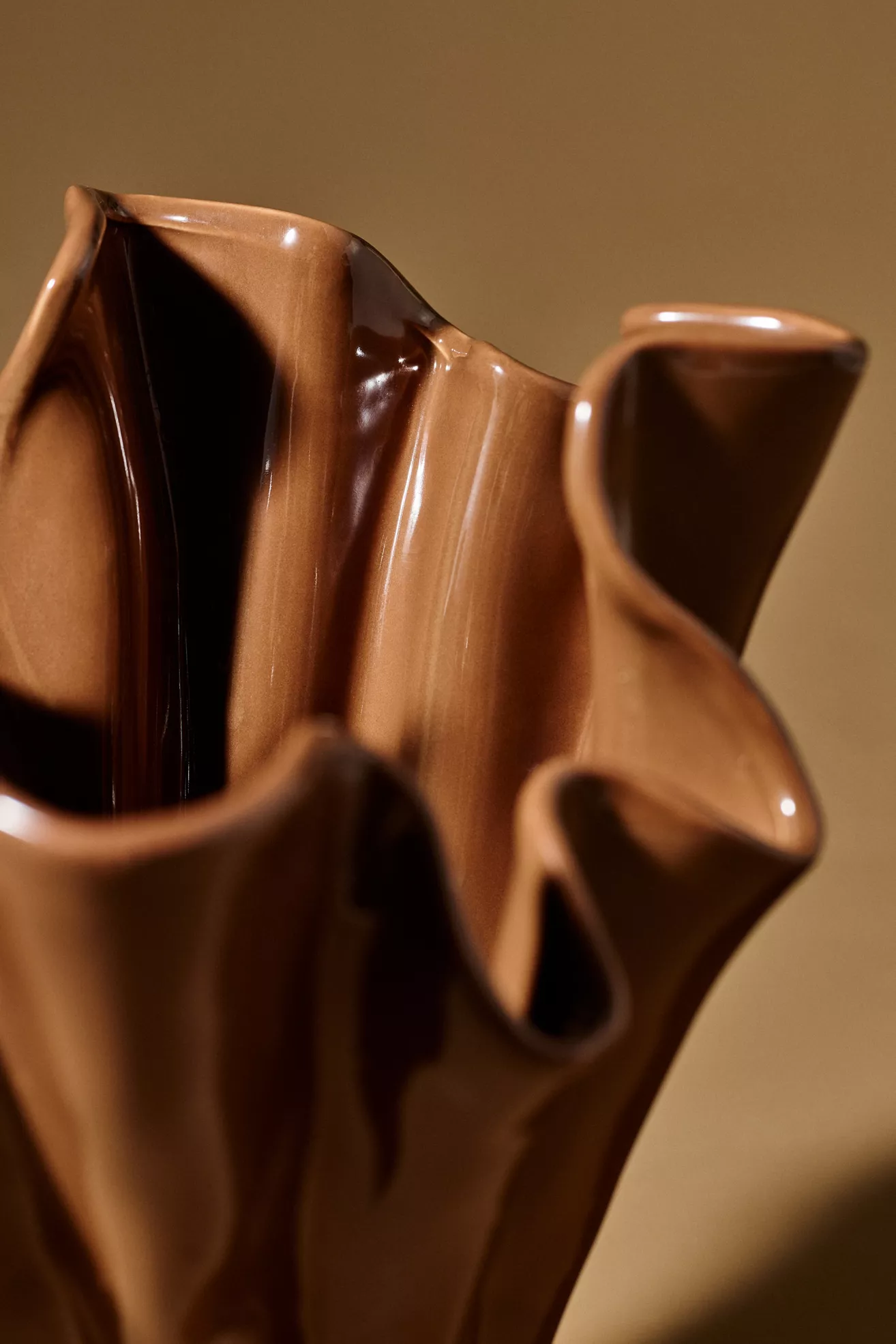 Ruffle Vase - thumbnail 7