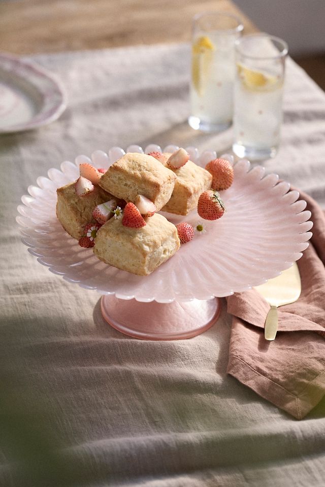 Scalloped cake cheap stand