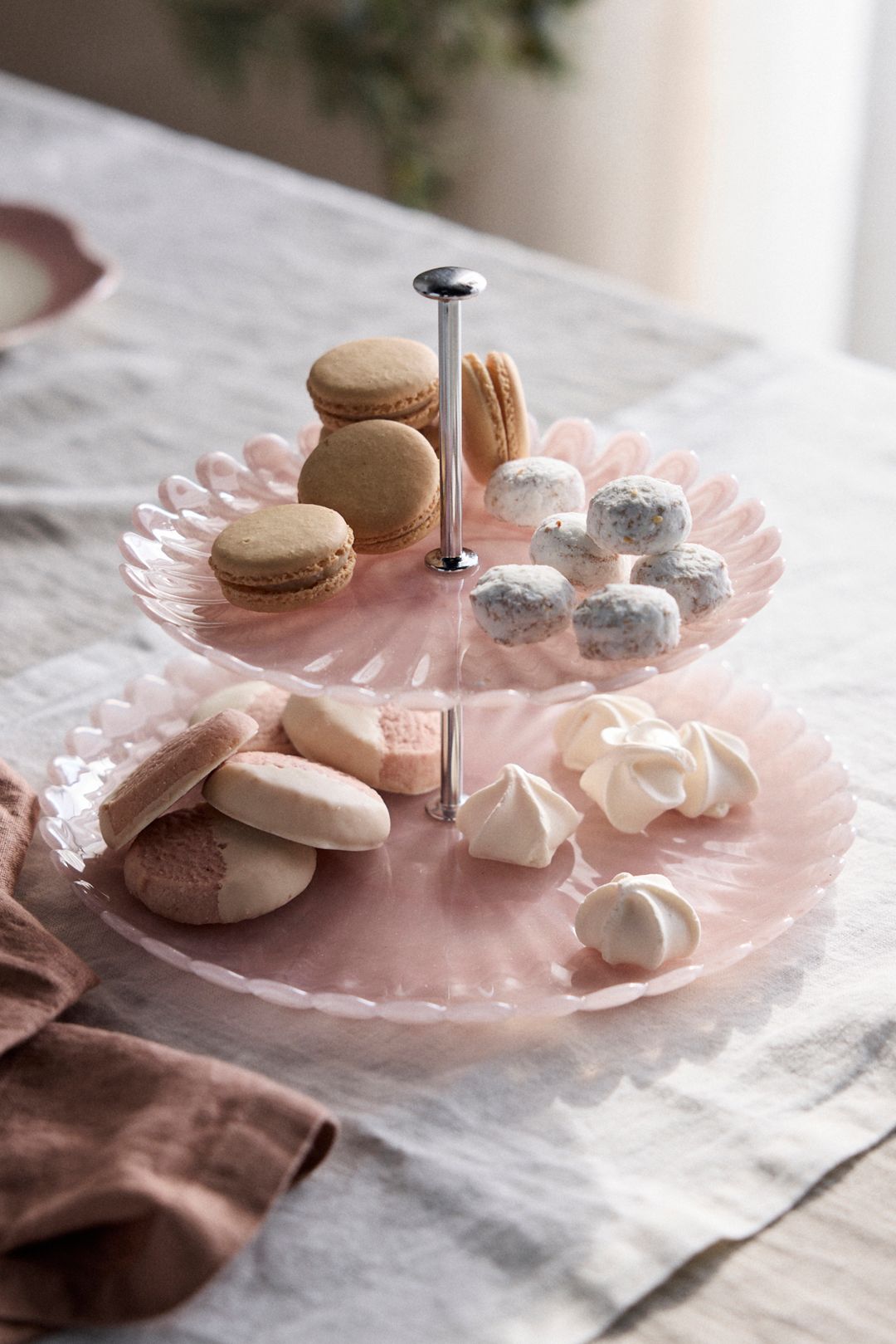 Scalloped Glass Serving Stand - Multi, Standard, One Size