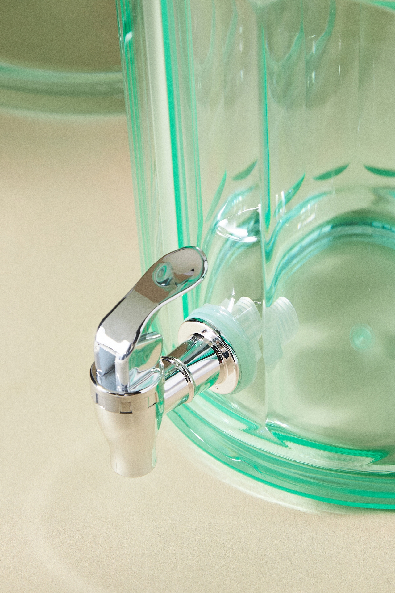 Lucia Acrylic Beverage Dispenser