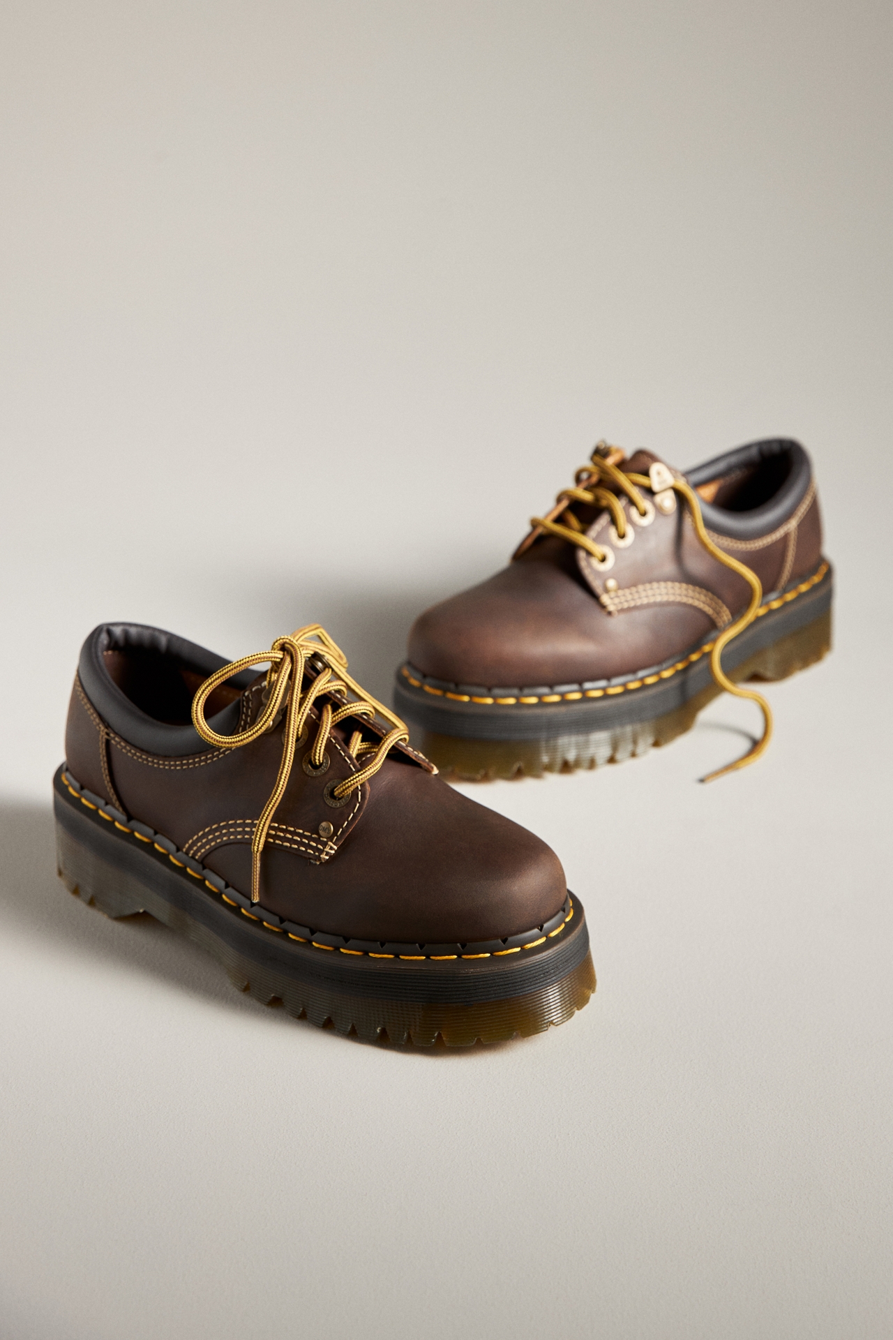 Dr. Martens 8053 4I Quad Arc Oxford Flats