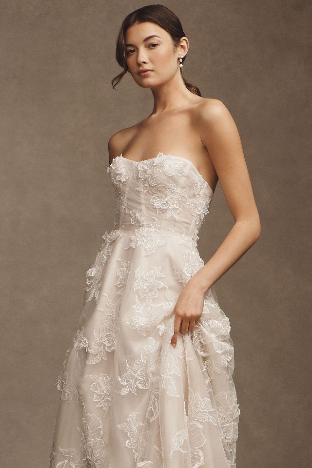 GWEN / Strapless Wedding Dress in Pushup Bustier Style Decorated With  Amazingly Beaded Flower Appliques, Corset Wedding Gown, Rehearsal Gown -   Canada