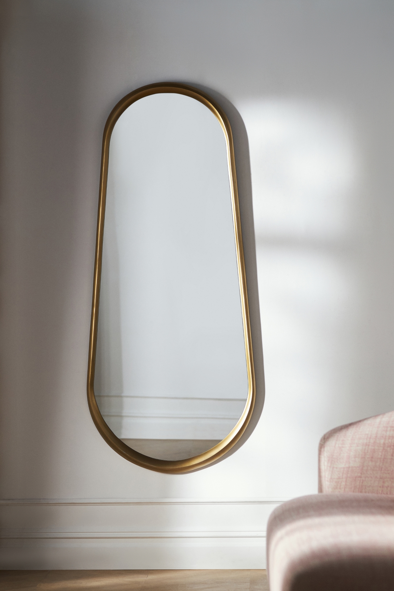 Ara Mirror