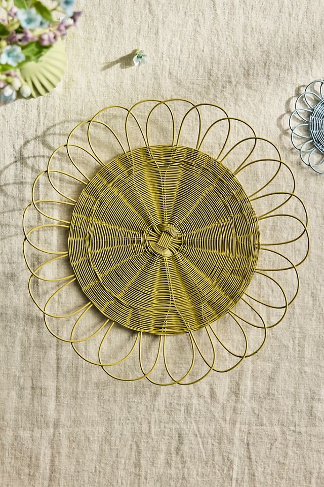 Scalloped Wire Placemat #1