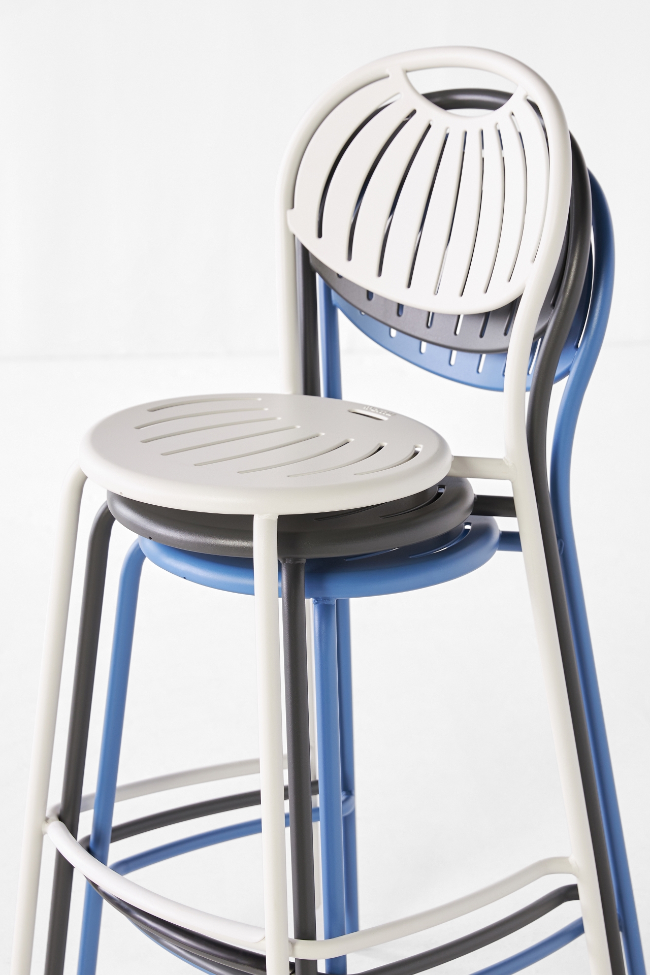 Coupole Indoor/Outdoor Bar Stool