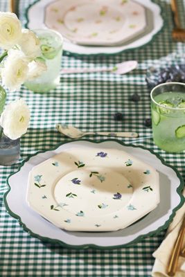 Pia Dessert Plates, Set of 4