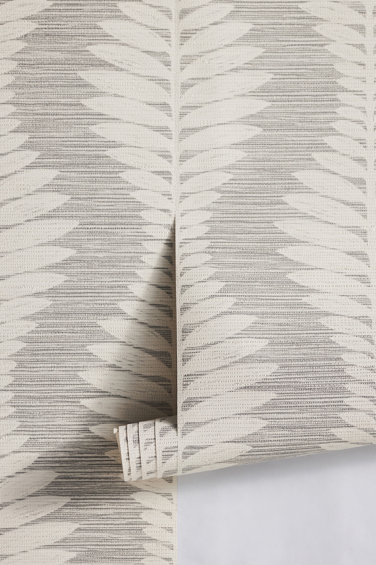 Carina Leaf Ogee Embossed Vinyl Wallpaper