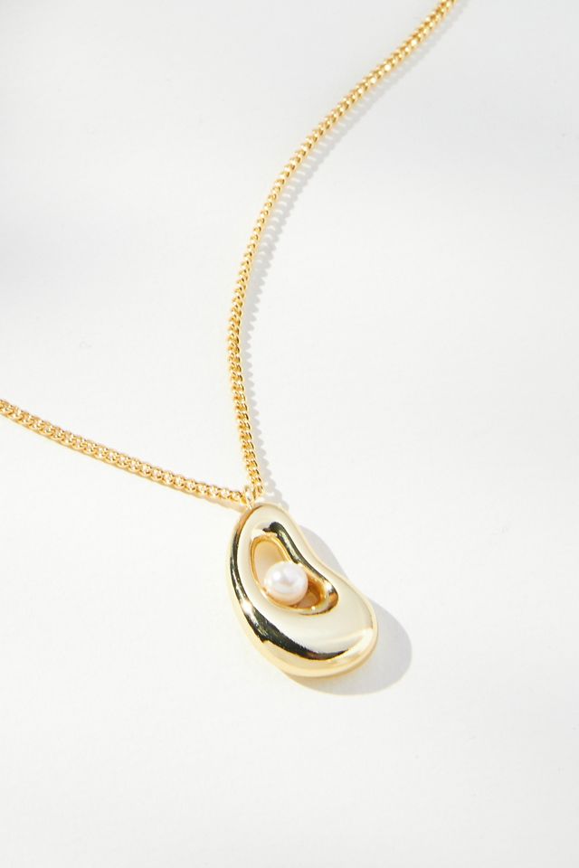 The Petra Pearl Pendant Necklace #1