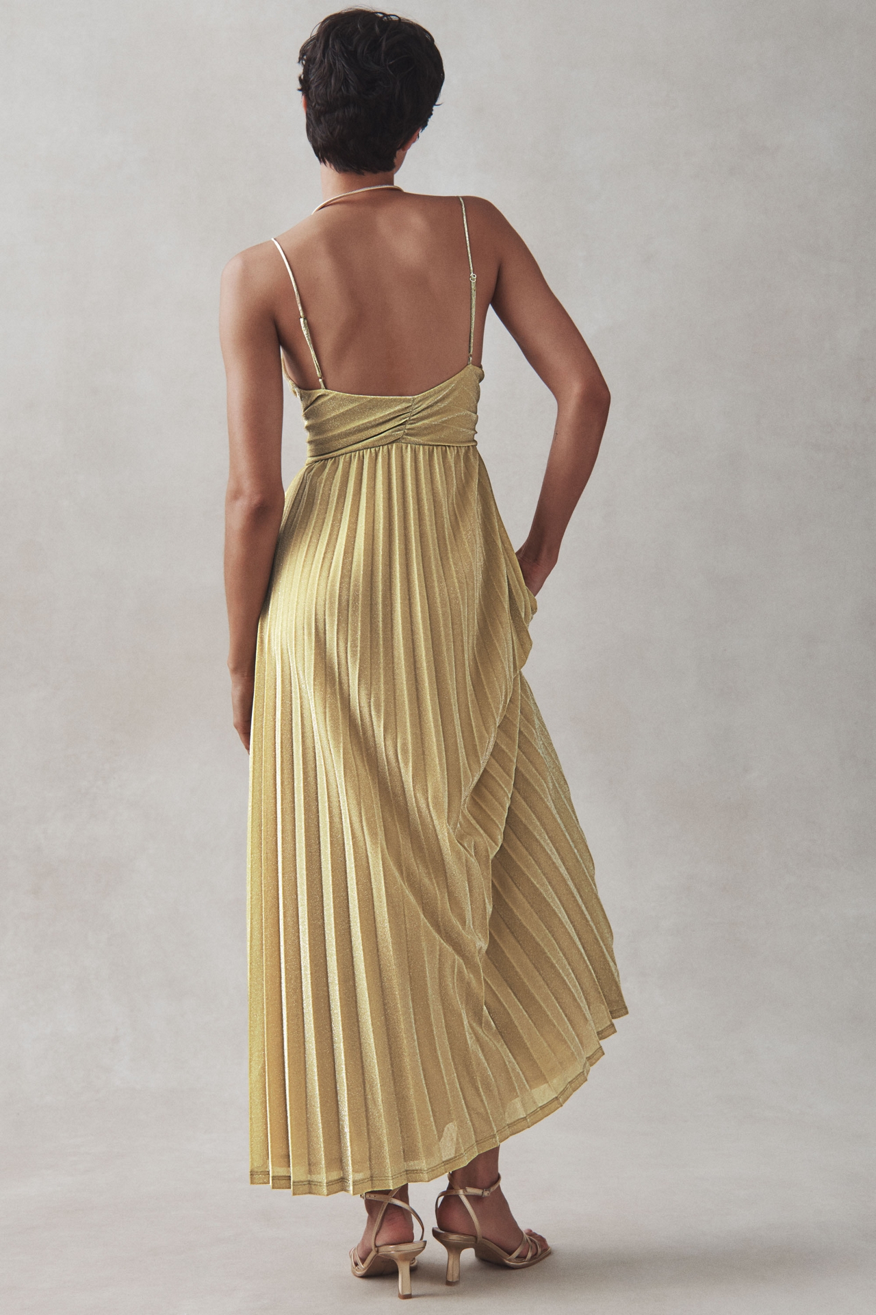 Delfi Collective Helena Sleeveless V-Neck Pleated Maxi Dress