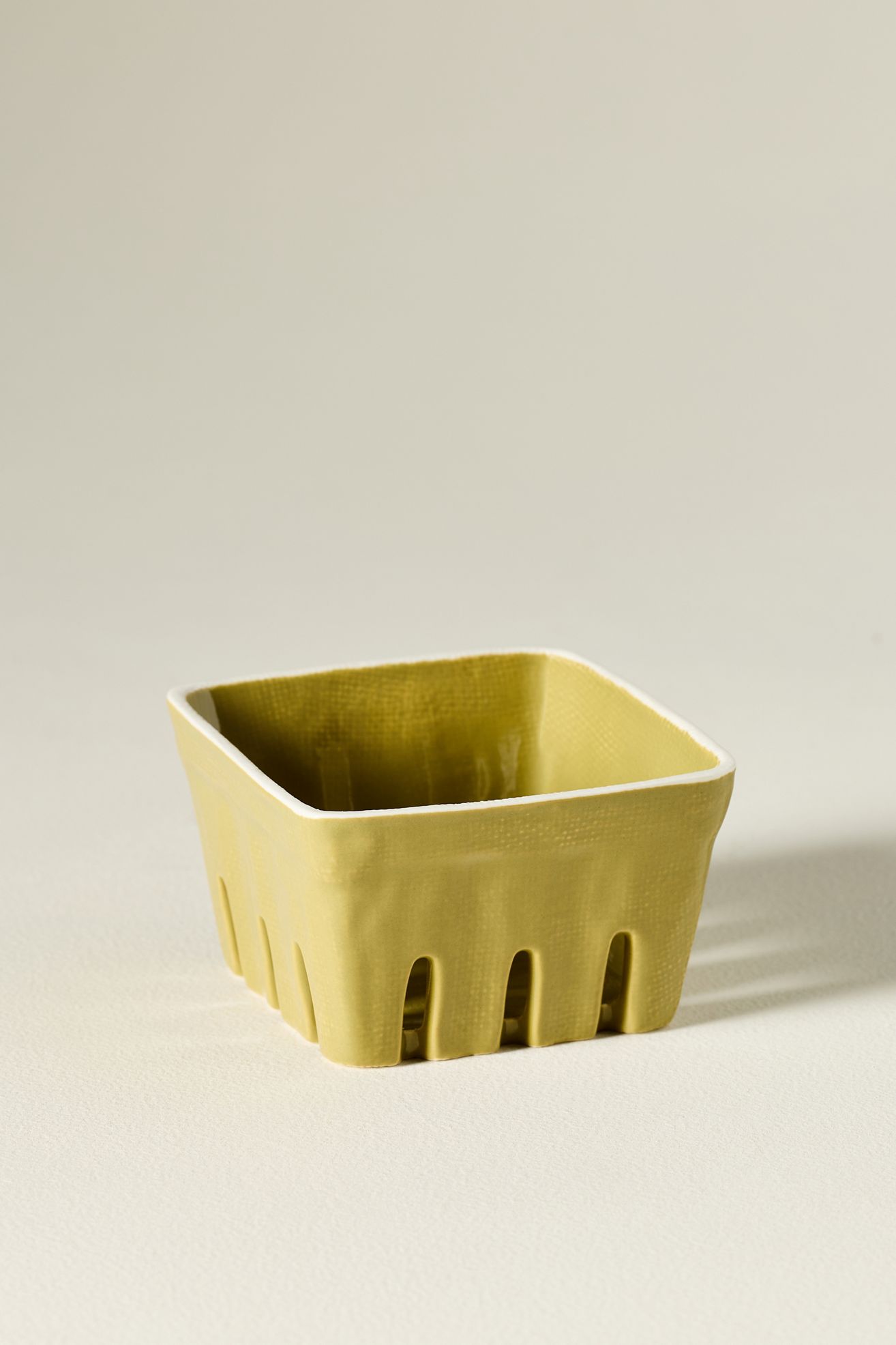 Linnea Stoneware Berry Basket - Green Pattern, M