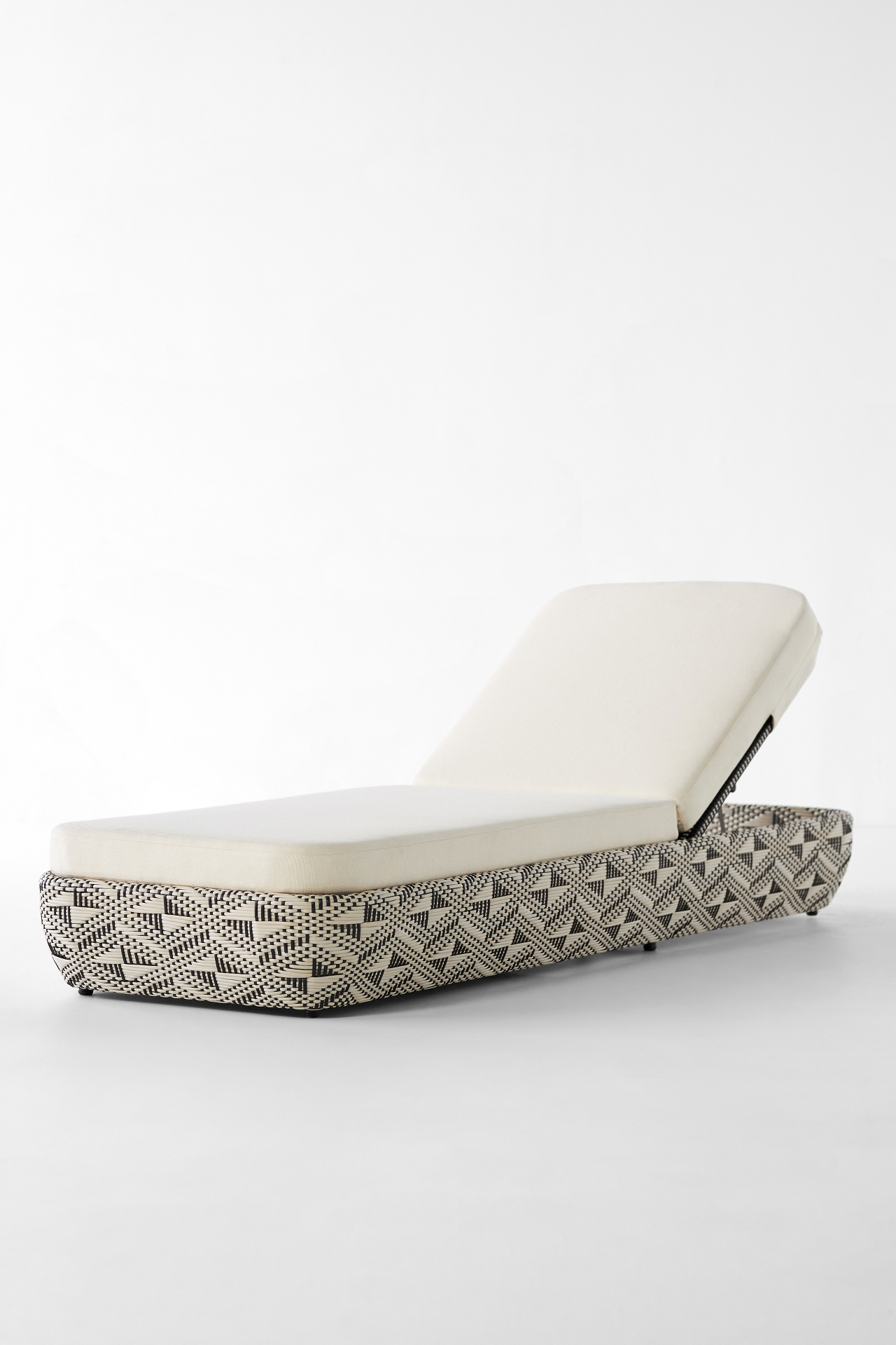 Iona Outdoor Chaise Lounge