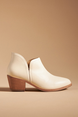 Nisolo Mia Everyday Bootie In Neutral