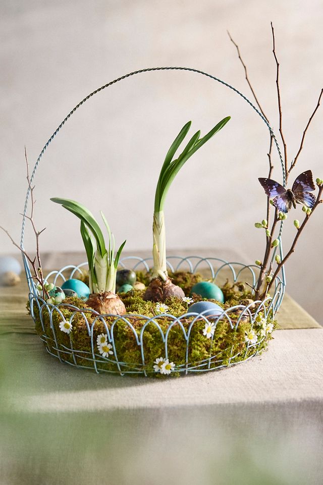 Scalloped Wire Basket, Medium