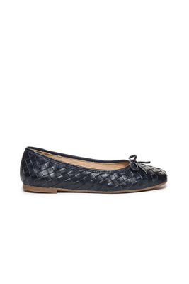 Shop Bernardo Gwynn Woven Flats In Blue