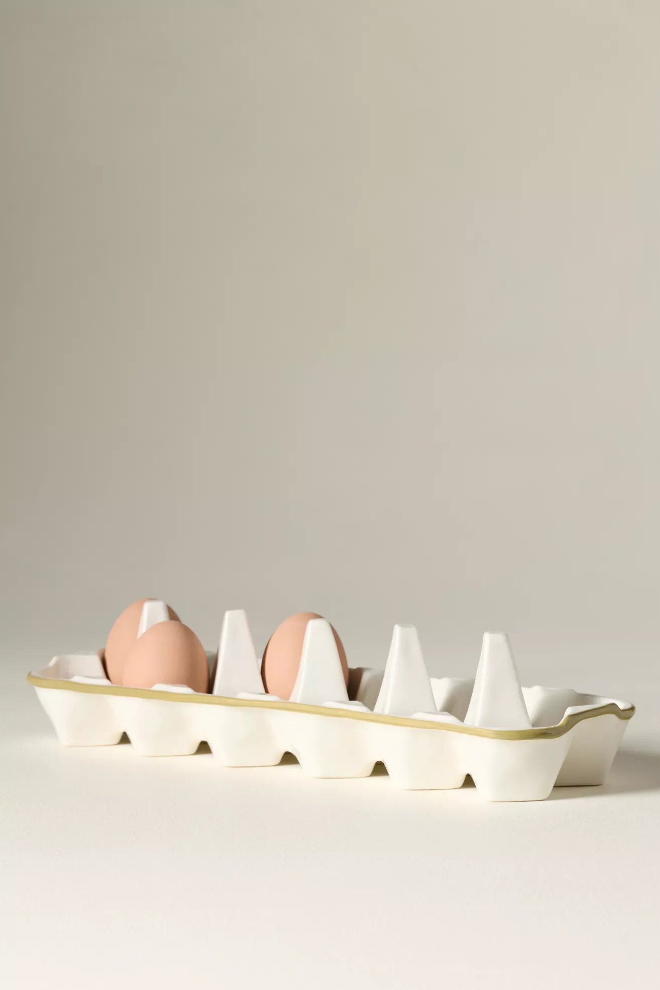 Linnea Stoneware Egg Crate - thumbnail 6