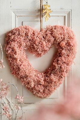 Preserved Reindeer Moss Heart Wreath, Pink