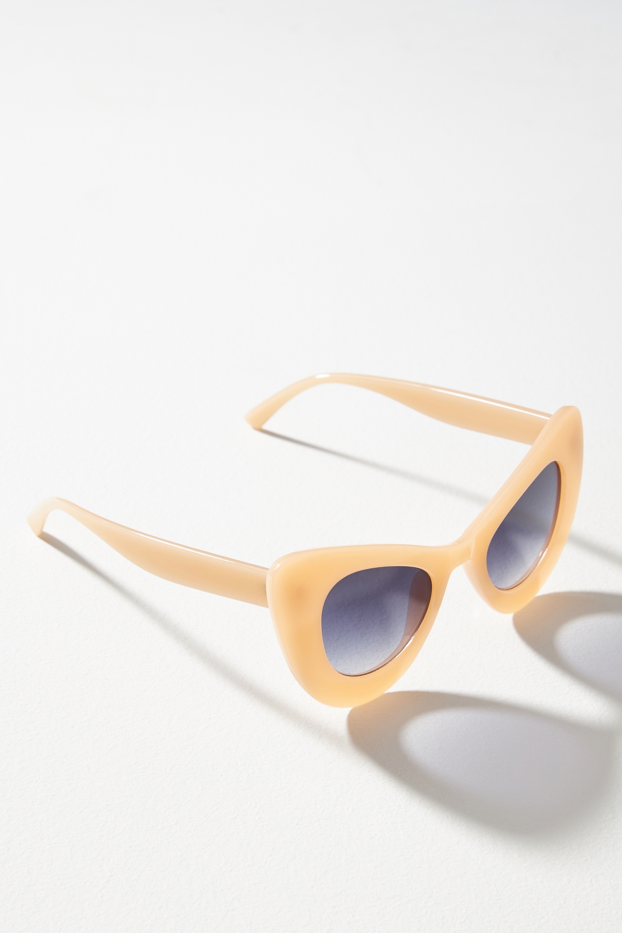 Oversized Curvy Cat-Eye Sunglasses