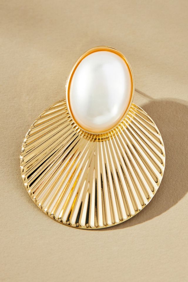 Ribbed Shell Pearl Earrings #1