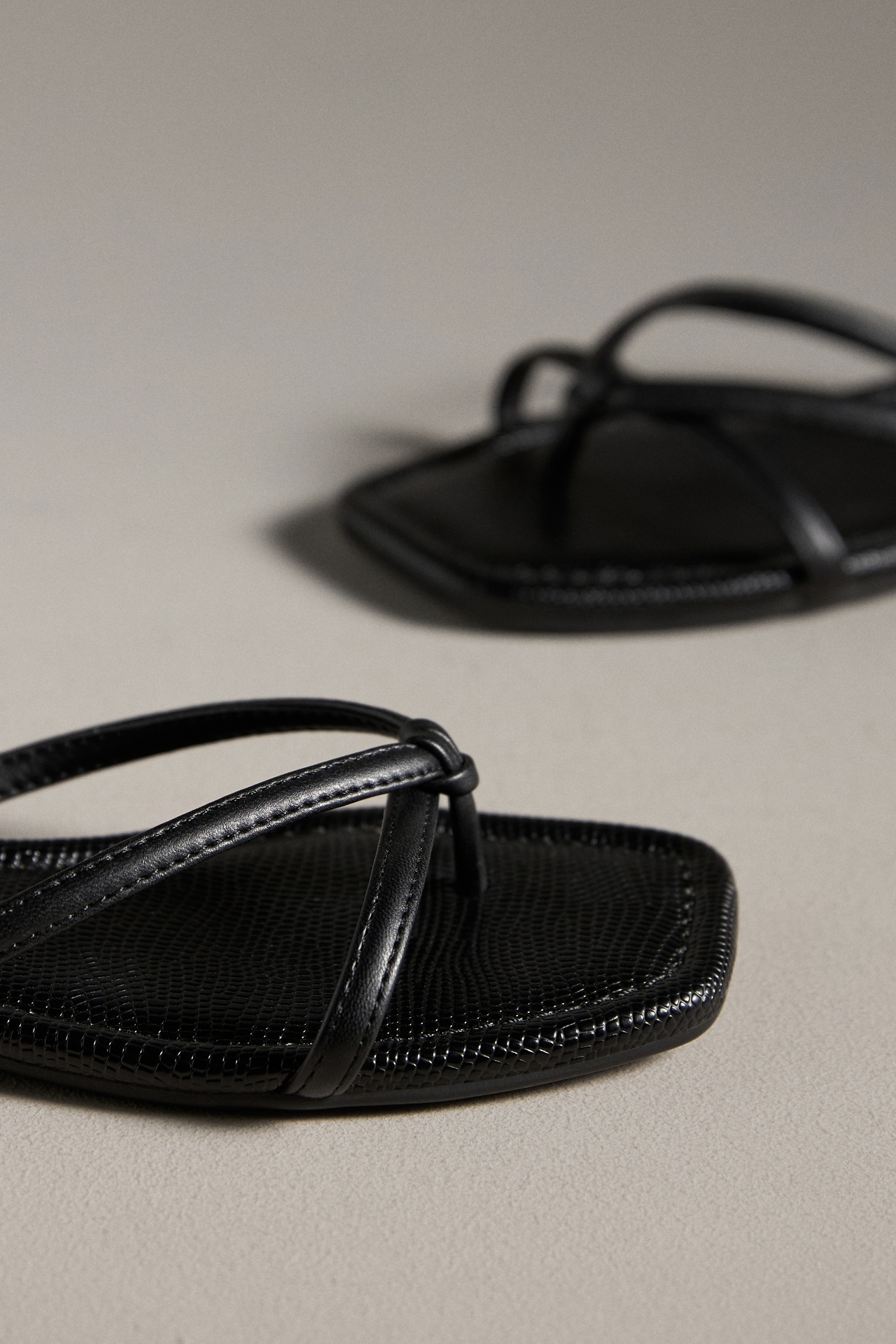 Dolce Vita Lucca Thong Sandals