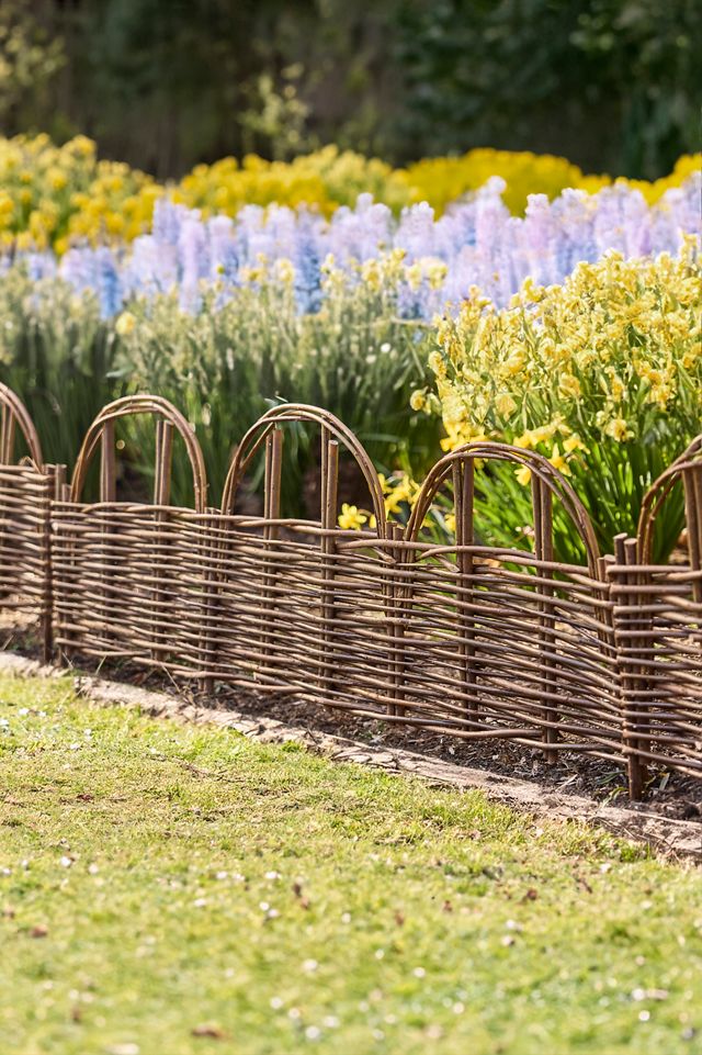 Woven Willow Arch Border Fencing, Set of 4 | AnthroLiving