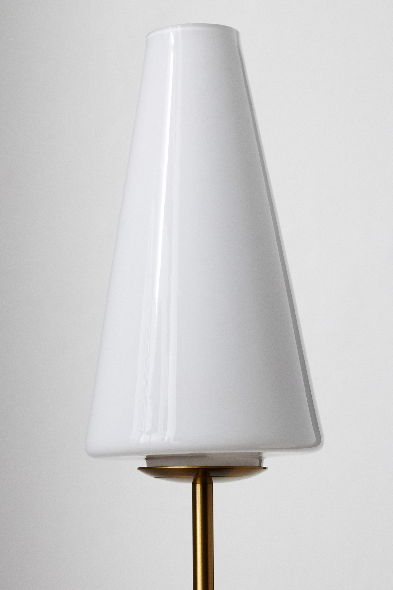 Avalora Table Lamp