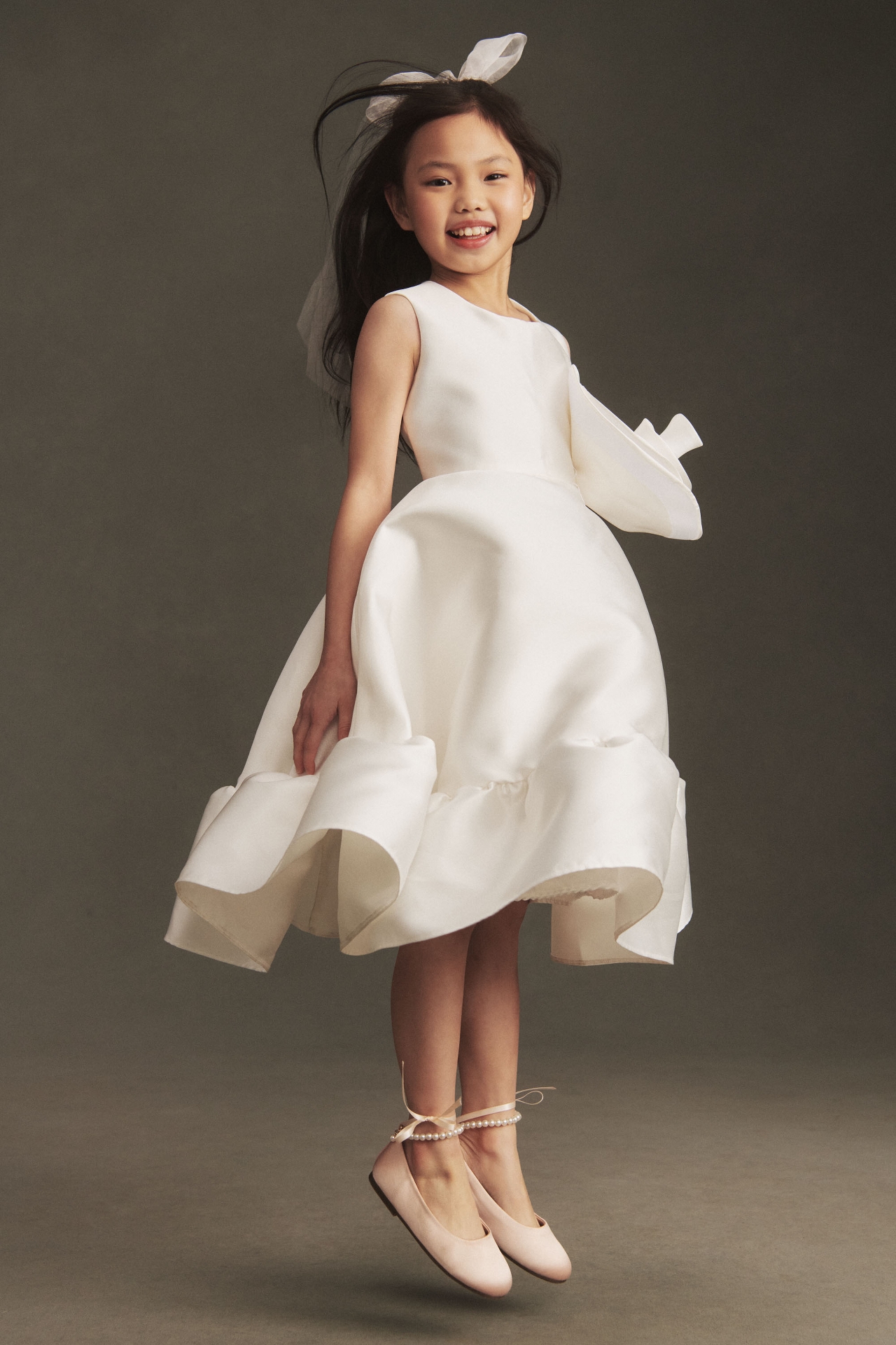 Gió Bespoke Nika Rosette Flower Girl Dress