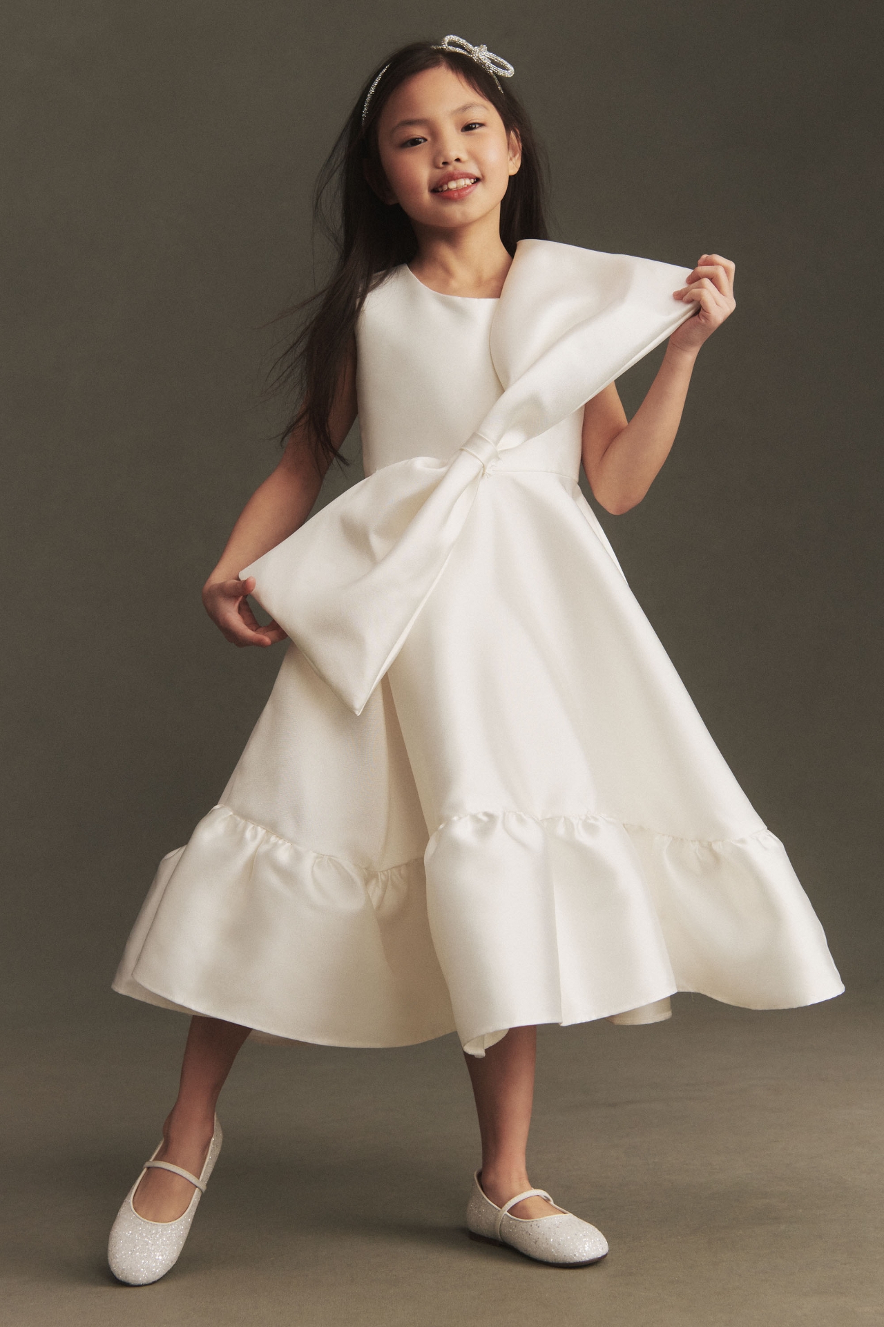 Gió Bespoke Ginevra Bow Flower Girl Dress