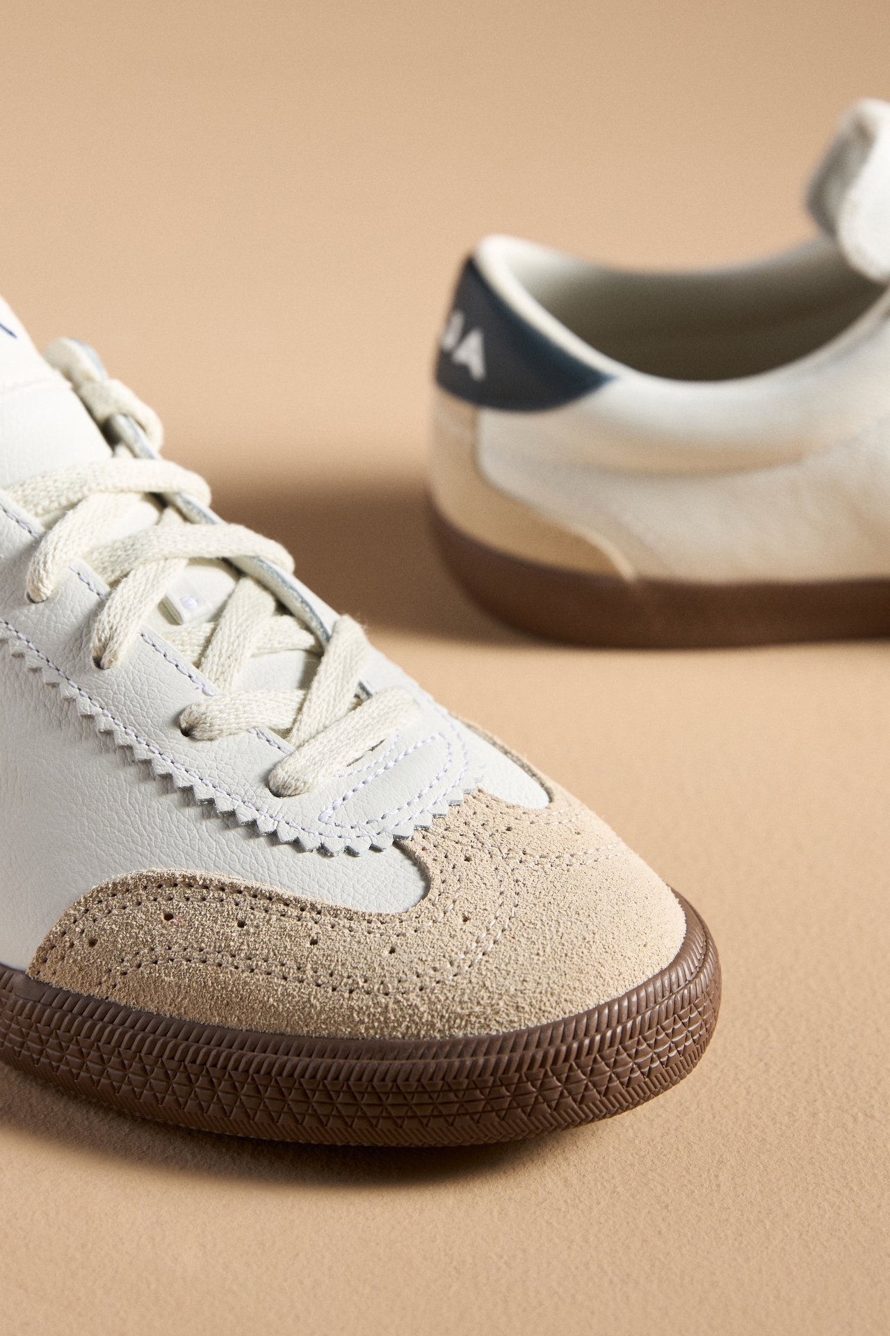 Veja Volley O.T. Sneakers