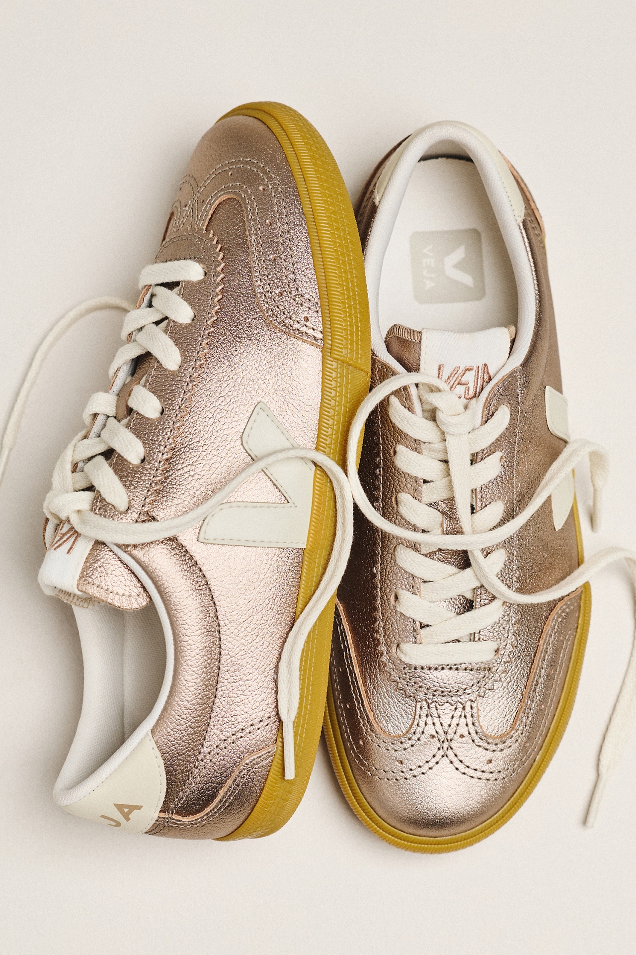 Veja Volley O.T. Sneakers