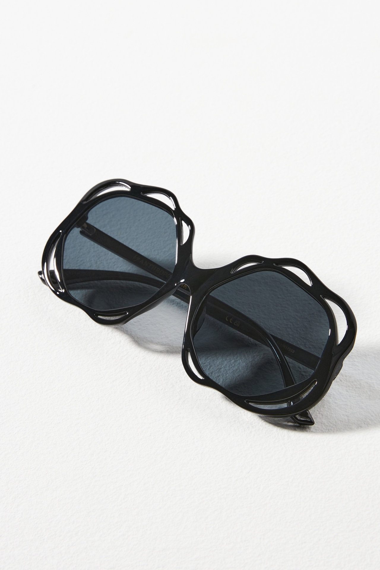 By Anthropologie Scallop Circle Sunglasses | The Summit