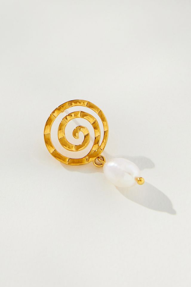 Casa Clara Infinity Swirl Pearl Earrings #1