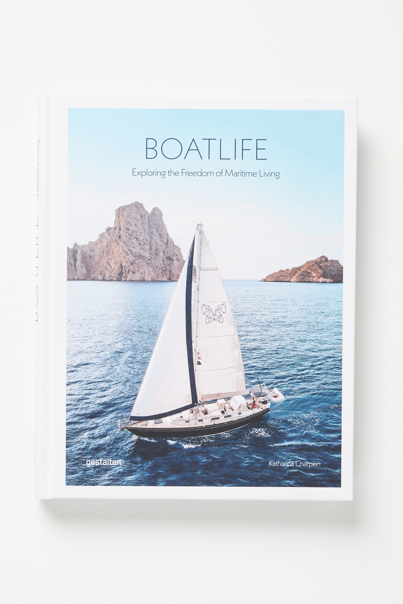 Boatlife: Exploring the Freedom of Maritime Living