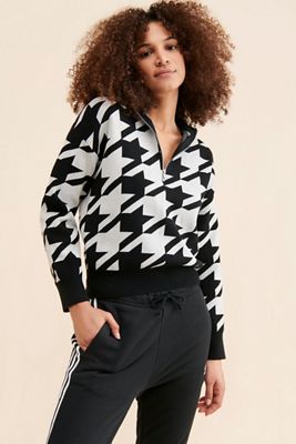 Vigoss Houndstooth Quarter Zip