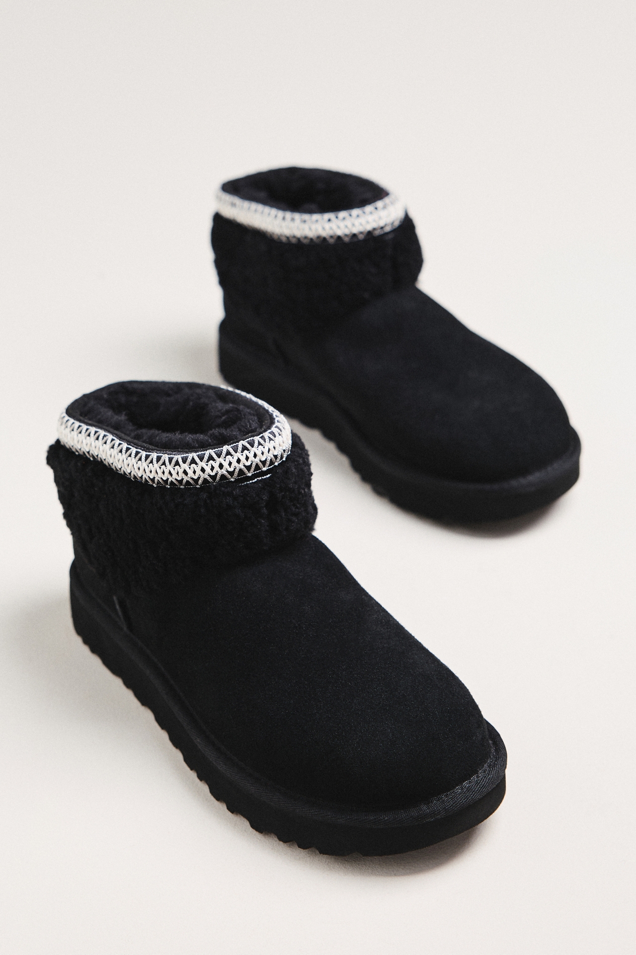 UGG Classic Ultra Mini Maxi Curly Boots